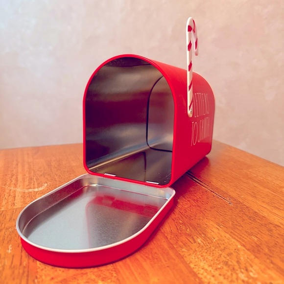 Rae Dunn Red and White LETTERS TO SANTA Candy Cane Flag Metal Mailbox NEW!! - Picture 3 of 7